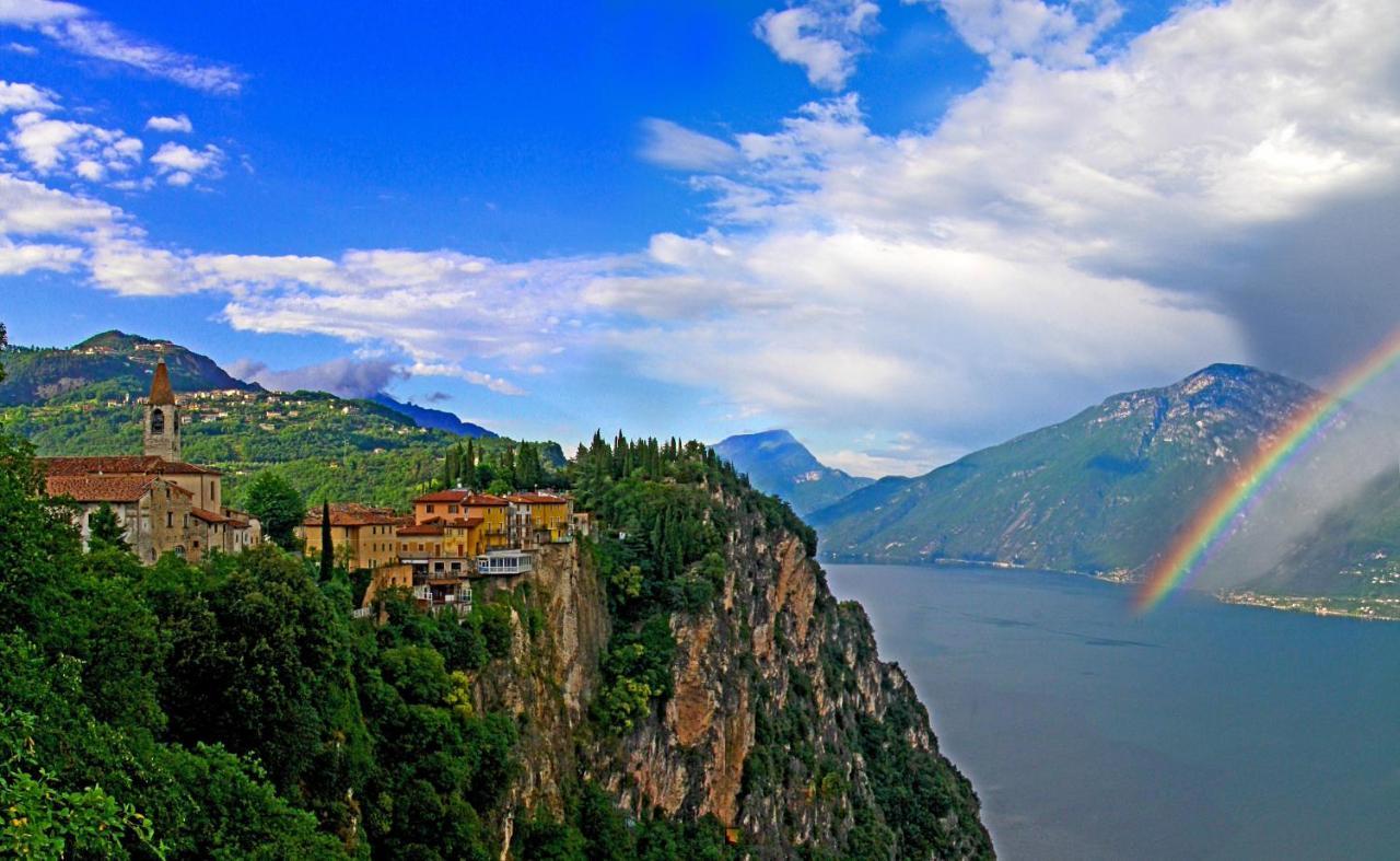 Loft Diva Lake View By Gardadomusmea Tremosine Bagian luar foto